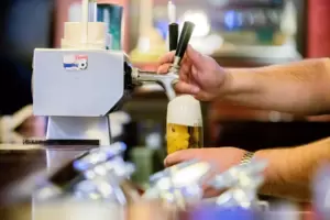 Prost! In der Pirmasenser Kneipenszene steckt noch reichlich Leben. 