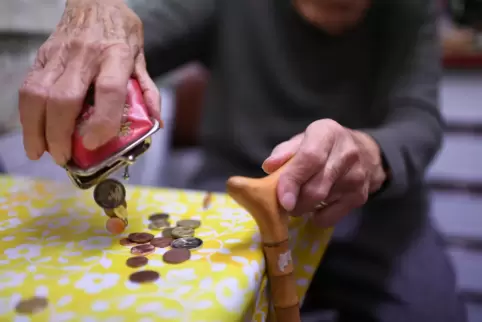 Nach dem Bürgergeld kommt meist die Grundsicherung im Alter, weil keine oder wenig Rentenbeiträge eingezahlt wurden. 