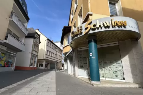 Beispielhaft für den Leerstand in der Kuseler Fußgängerzone: das seit Weihnachten 2021 geschlossene Café Schwinn .