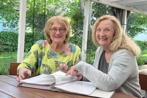 Karin Hauke (rechts) ist nun die Vorsitzende der Sängervereinigung Haßloch, Gabriele Rieger ihre Stellvertreterin. 