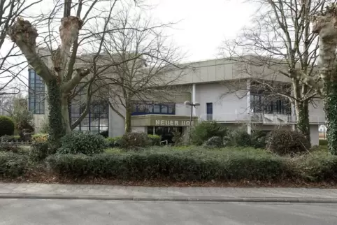 Fachleute stehen am Dienstag, 19. Mai, für Fragen und Gespräche zur Tiefengeothermie im Neuen Hof in Neuhofen bereit. 