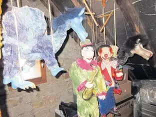 11250939_10_1 Drachen 90 €, Clown 40 €, Musikant 50 € oder Preisvorschlag.