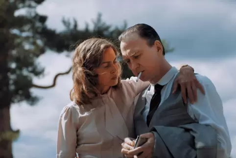 Lars Eidinger als Architekt und Susanne Wolff als seine Frau in „Heimsuchung“ von Volker Schlöndorff. 