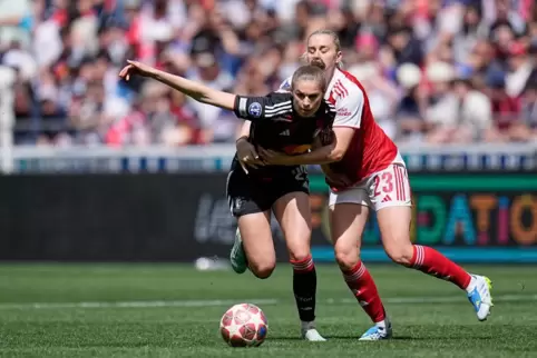 Kaum zu halten: Jule Brand mit Lyon im Königsklassen-Halbfinalrückspiel gegen Arsenal. 