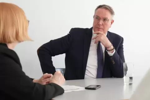 Bescheinigt der neuen Regierung, nicht mit „Goldrand“ gestartet zu sein: SPD-Fraktionschef Alexander Schweitzer.