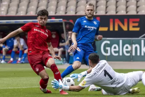 Shawn Blum (links) ist – wie im Vorjahr gegen Pirmasens – beim FCK II dabei, wenn er in letzten Saisonpartie im Fritz-Walter-Sta