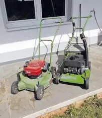 11252017_10_1 Bastlergeräte 1xSabo mit 2-Taktmotor.Mäher läuft. mit Hinterradantrieb.1x Mäher Sabo mit 4- Taktmotor.ohne Antrieb. Motor dreht