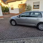 1.Hand , Ganzjahresreifen (vorne neu!!), unfallfrei,  lückenlos scheckheftgepflegt in VW Vertragswerkstatt (ein Jahr VW Mobilitä