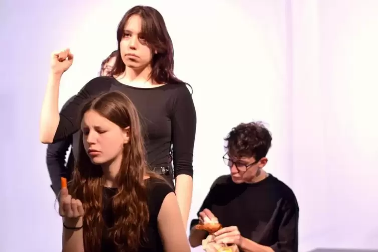 M&ouml;glichst vielen Sch&uuml;ler der Theater-AG soll in dem St&uuml;ck eine bedeutende Rolle zukommen.