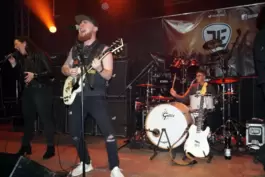 Jan-Luca Ernst und Band spielen in Hauenstein. 