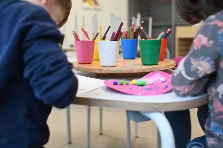 Umfrage: Kinder und Erwachsene f&uuml;r Bildungsreformen