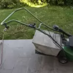 11252316_10_1 Bastlergeräte 1xSabo mit 2-Taktmotor.Mäher läuft mit Hinterradantrieb.1x Mäher Sabo mit 4- Taktmotor.ohne Antrieb. Motor dreht .