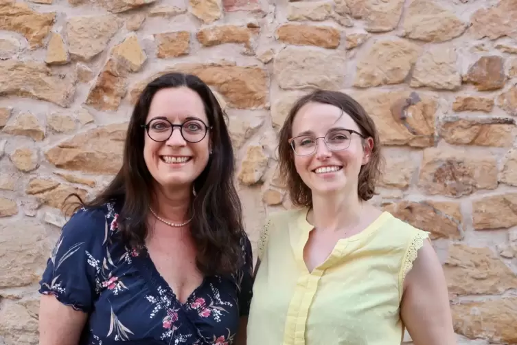 Sie organisieren die Veranstaltung: Angelika Alles und Peggy Ott 