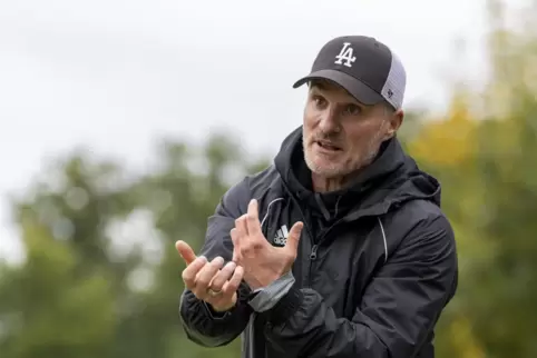 Hadernd sah man den scheidenden SVM-Trainer Daniel Graf nur allzu oft an der Seitenlinie.