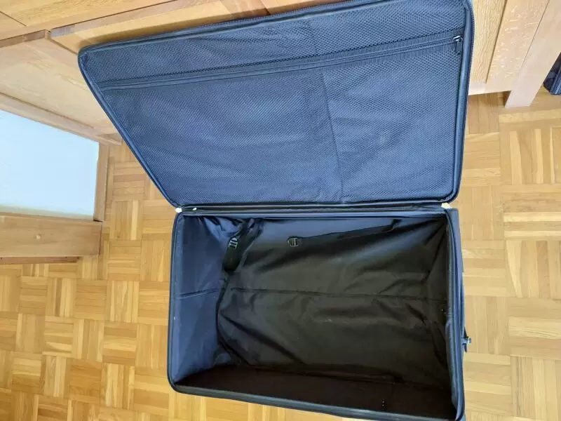 11252713_10_1 Großer Koffer gebraucht, sehr selten benutzt, Marke c.comberti, Maße (außen) B/H/T = 45/73/29 mit zwei Außentaschen, siehe Fotos