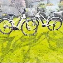 11252734_10_1 1 Stück Damen E-Bike, RH 46; 4800 km, weiß, NP 3100€, VK 1100€. 1 Stück Herren E-Bike, RH 50; 8400 km, weiß, NP 3100€, VK 900€