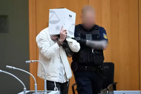 Nach dem tödlichen Messerangriff auf den Polizisten Rouven Laur in Mannheim ist der Angeklagte Sulaiman A. zu lebenslanger Haft 