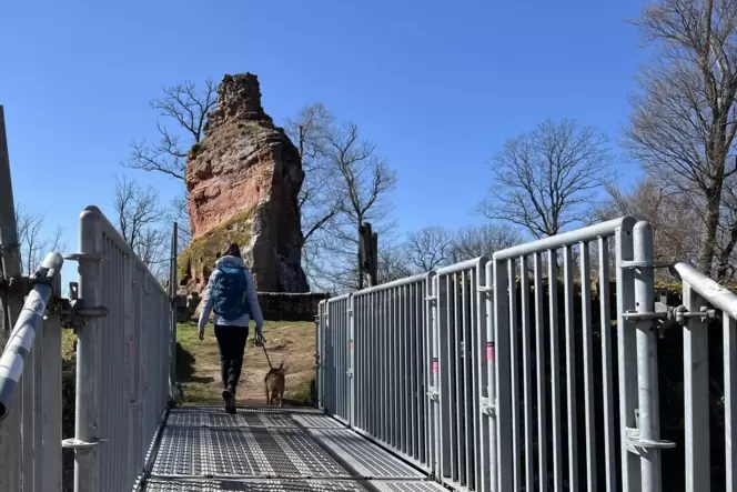Die Burg Beilstein ist der Höhepunkt der Wandertour. Die Burg Beilstein ist der Höhepunkt der Wandertour.