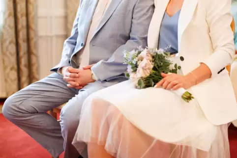 Auch die standesamtliche Hochzeit kann in schöner Umgebung erfolgen.