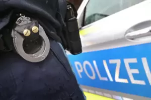 Die Polizei hat nach dem erschütternden Vorfall eingegriffen. Auch weil der dringend Tatverdächtige ein Jugendlicher ist, schein