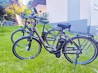 AGUTTU 17R HS 11 AH Impulse, 36 V, Mittelmotor RT, 396 Wh, Alurahmen 28 Zoll, 7-Gang-Nabe, Rücktritt, tiefer Einstieg, VB 600 €.