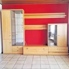Kernbuche; guter Zustand mit Beleuchtung der Vitrine und Boards; Länge: 3,15 Meter; Preis: 400€ VHB