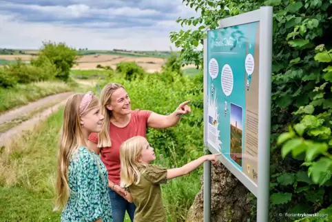 An acht Stationen wird auf dem Spürnasenweg Wissenswertes zu den Themen Umwelt und Natur vermittelt.