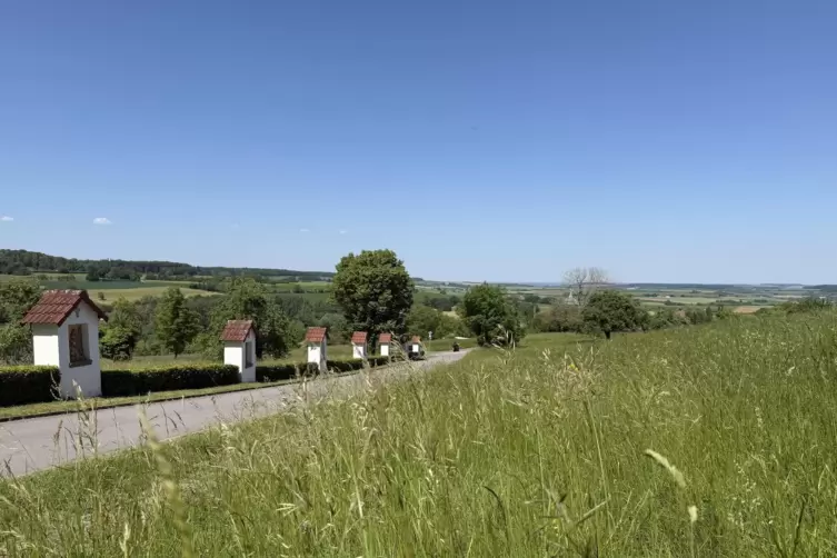 Fernblick am Kreuzweg oberhalb von Medelsheim.