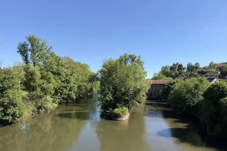 Die Blies zwischen Habkirchen und Frauenberg. Der Fluss geh&ouml;rt hier komplett zu Frankreich, weil das K&ouml;nigkreich Bayern nicht f&uuml;