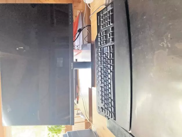 11253393_10_1 Bildschirm, Viewsonic VG243MH, 60 cm, Tastatur LENOVO Business, neuweriger Zustand, von Senior altersbedingt abzugeben.. Preis