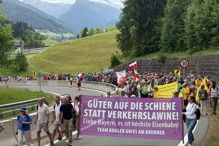 Demonstration und Totalsperre auf Brennerautobahn