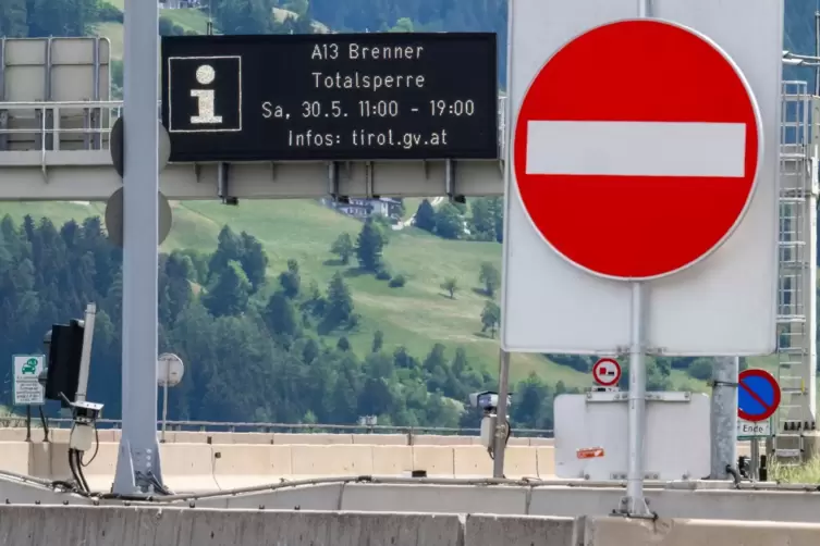 Demonstration und Totalsperre auf Brennerautobahn