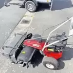 11253404_10_1 inkl. Schneeschild und Auffangbehälter für Kehrricht, Honda GCV135 Viertakt-Einzylinder-Motor mit 3,4 kw, 4,6 PS, Gewicht 65 kg,