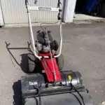 11253404_10_1 inkl. Schneeschild und Auffangbehälter für Kehrricht, Honda GCV135 Viertakt-Einzylinder-Motor mit 3,4 kw, 4,6 PS, Gewicht 65 kg,