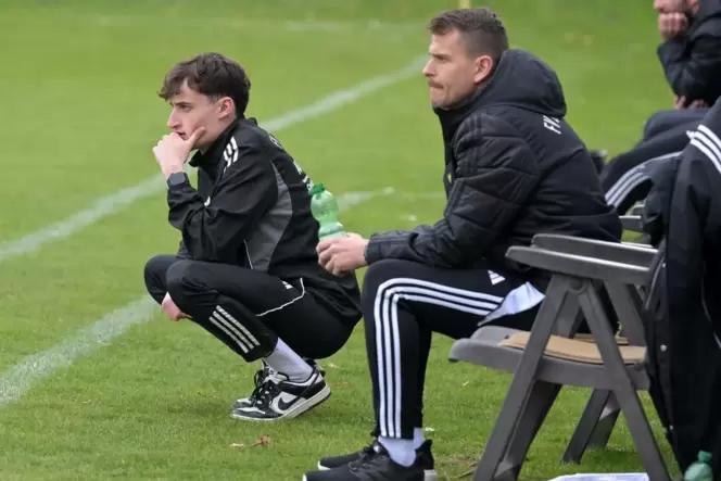 Hätten es fast geschafft: Die Trainer René Reichling (links) und Timo Enzen hofer vom FV Dudenhofen.
