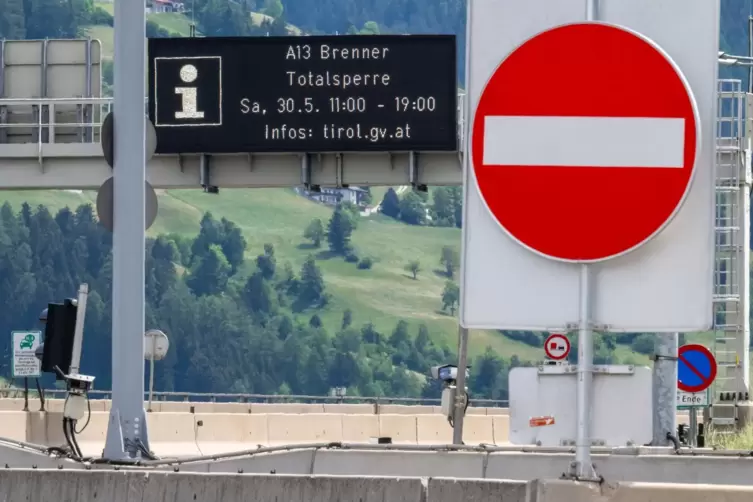 Demonstration und Totalsperre auf Brennerautobahn