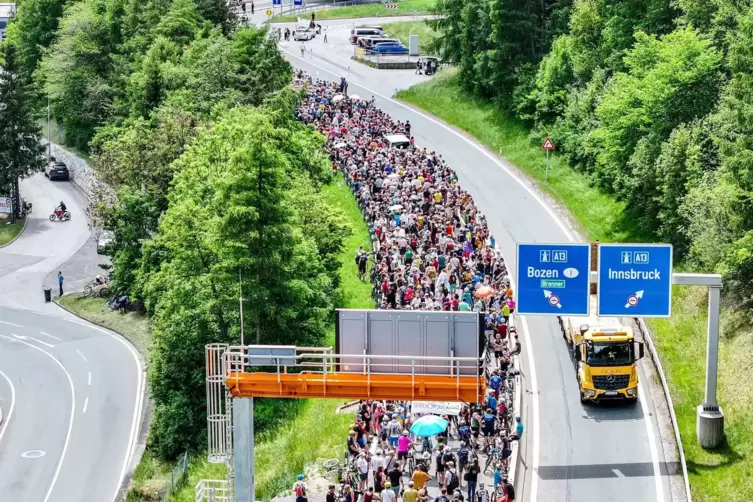 Demonstration und Totalsperre auf Brennerautobahn