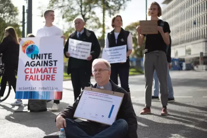 Der Jesuit Alt hat sich mehrfach an Straßenblockaden beteiligt.