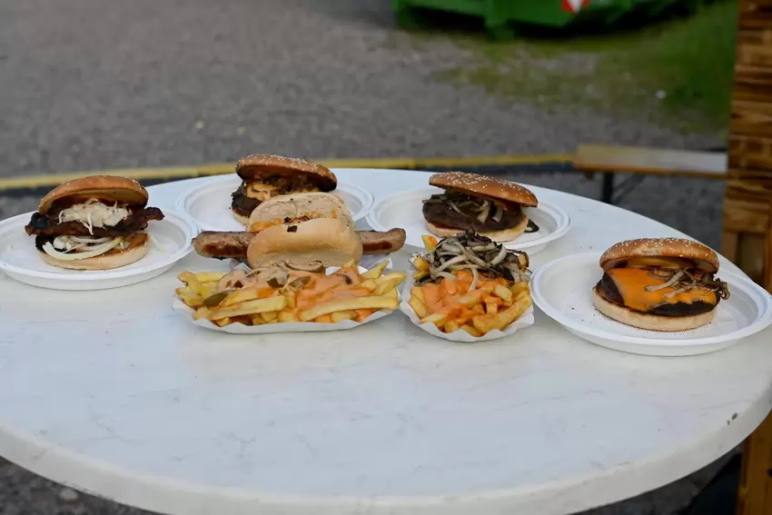 Achtung Attrappe: Die Auslage ist nur zum Appetit holen, nicht zum Reinbeißen.