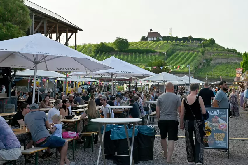 Gegen Abend füllte sich das Gelände.