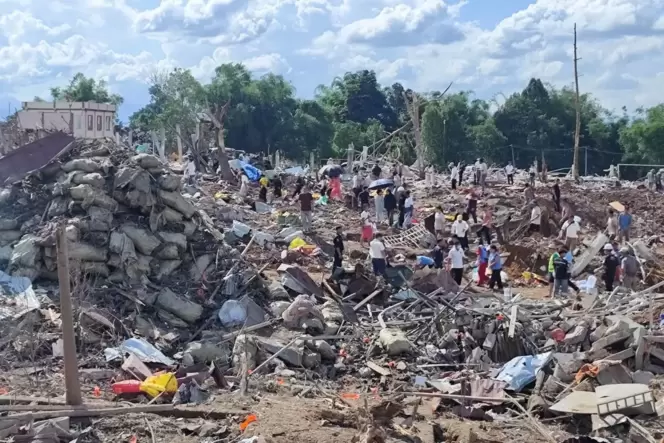 Nach Explosion von Munitionslager in Myanmar