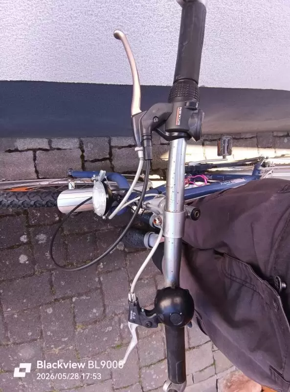 11253549_10_1 Marken Mountainbike mit 26-Zoll Rädern. Es sind leichte Gebrauchspuren vorhanden. Shimano Nexus 7- Gang Nabenschaltung und Brems