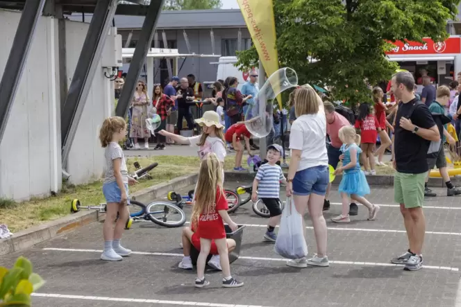 Angebote für alle: Beim Erlebnistag der ZAK kamen sowohl Kinder als auch Erwachsene auf ihre Kosten.