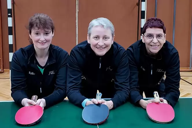 Sylke Bayer, Tanja Schultz und Silke Ermel (von links) bilden mit Anneli Heintz das TSG-Quartett, das in der Oberliga auf einen