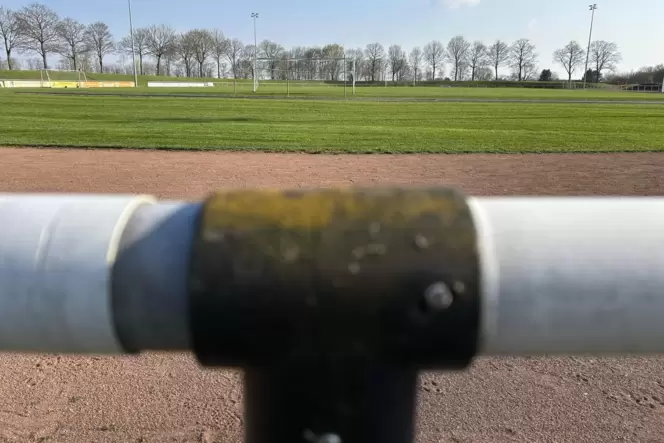 War zeitweise gesperrt: neuer Kunstrasenplatz im Grünstadter Rudolf-Harbig-Stadion.