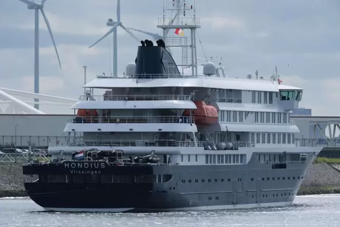Ankunft des Kreuzfahrtschiffs »Hondius« im Hafen von Rotterdam