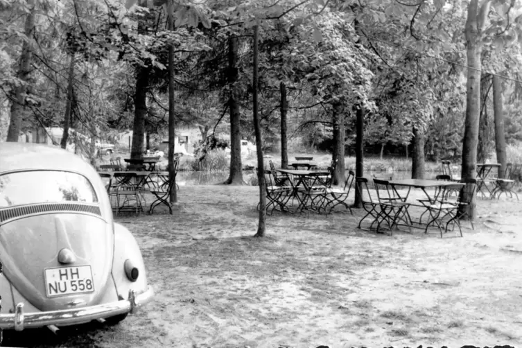 Sitzgruppen auf dem Gel&auml;nde der Hetschm&uuml;hle Anfang der 1970er-Jahre.