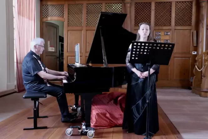 Zum Träumen schön: Mariola Jupé und Uwe Brandt boten romantisches Liedgut in der Hornbacher Klosterkirche.