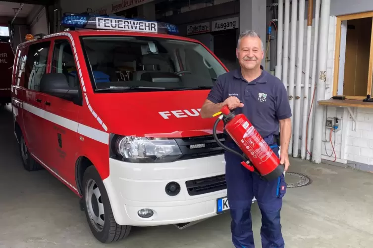 Pr&auml;vention ist das A und O, sagt der Landstuhler Wehrleiter Thomas Jung und empfiehlt Privathaushalten einen ABF-Feuerl&ouml;scher, d