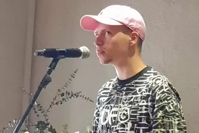 Leander Bauer aus Kaiserslautern trat beim Poetry Slam an.
